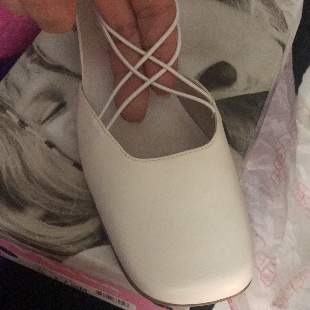 Nina white, size 5.5M